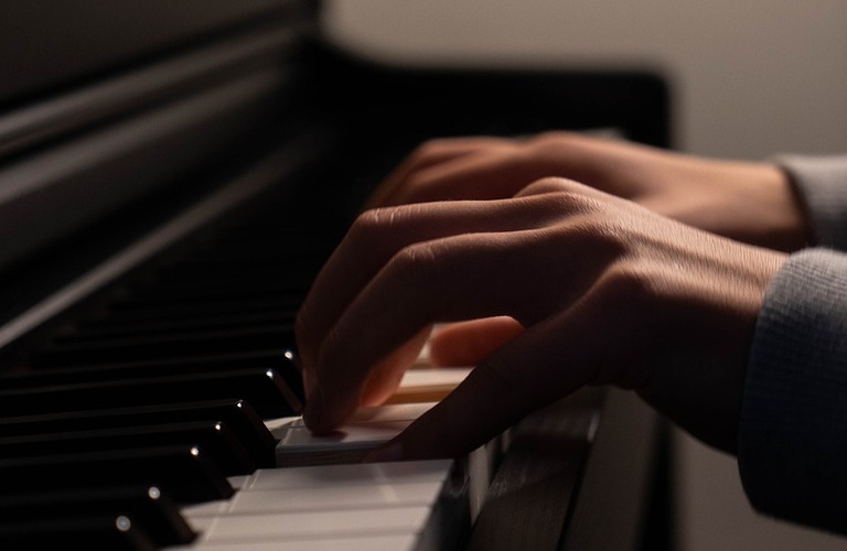 新しい扉を開く音楽の世界へ！ピアノで人生が変わる！